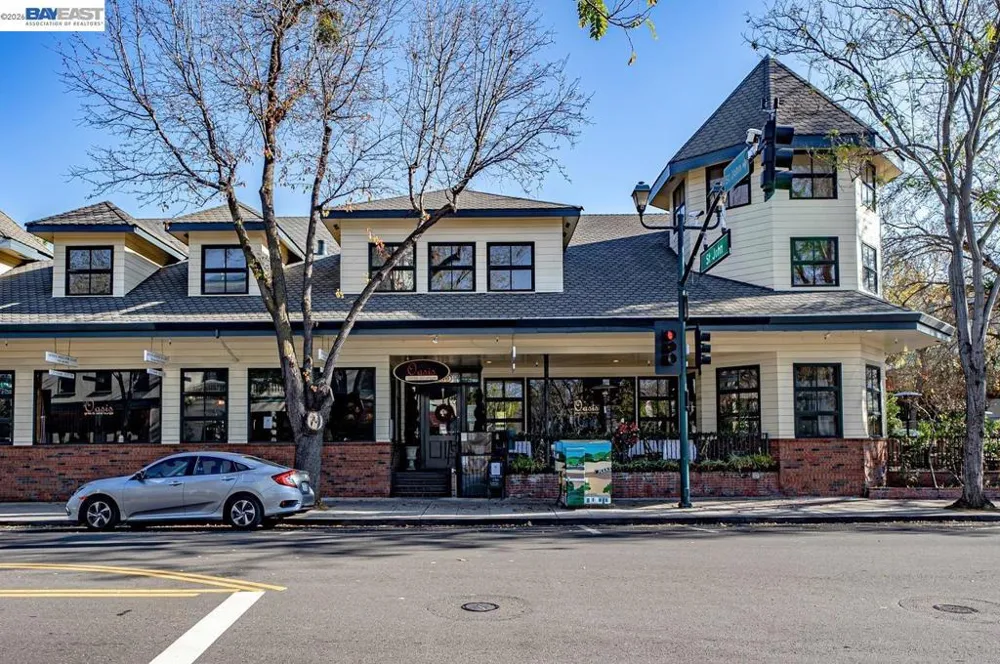 2105 Armstrong Dr Pleasanton, CA 94588