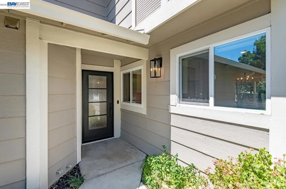 2105 Armstrong Dr Pleasanton, CA 94588