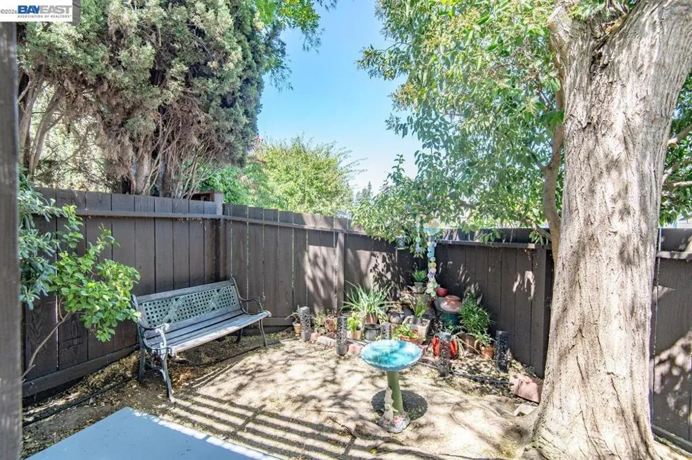 2105 Armstrong Dr Pleasanton, CA 94588