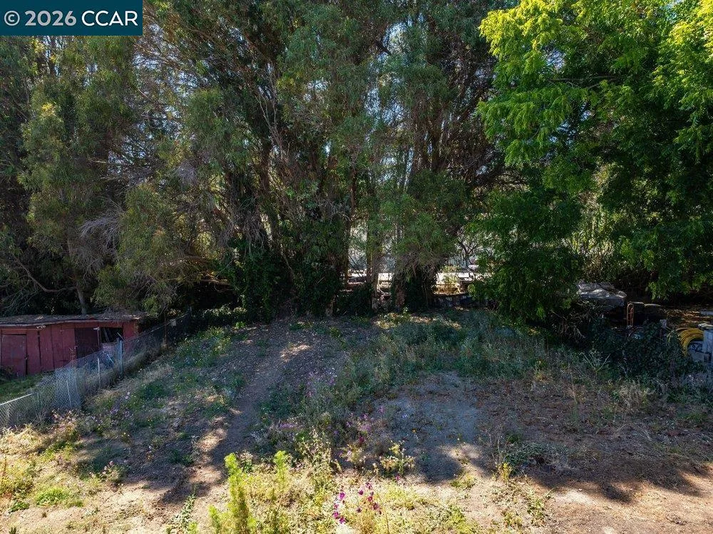 679 El Centro Rd El Sobrante, CA 94803