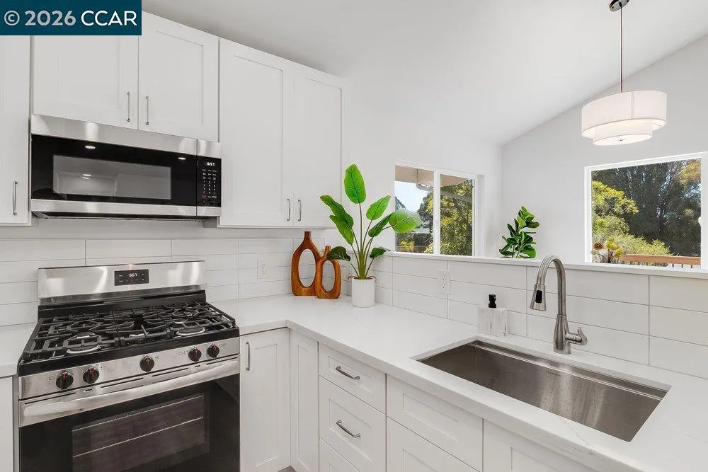 679 El Centro Rd El Sobrante, CA 94803
