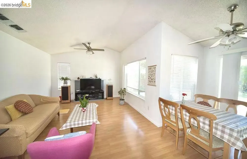 39 Stanislaus CIR Sacramento, CA 95831