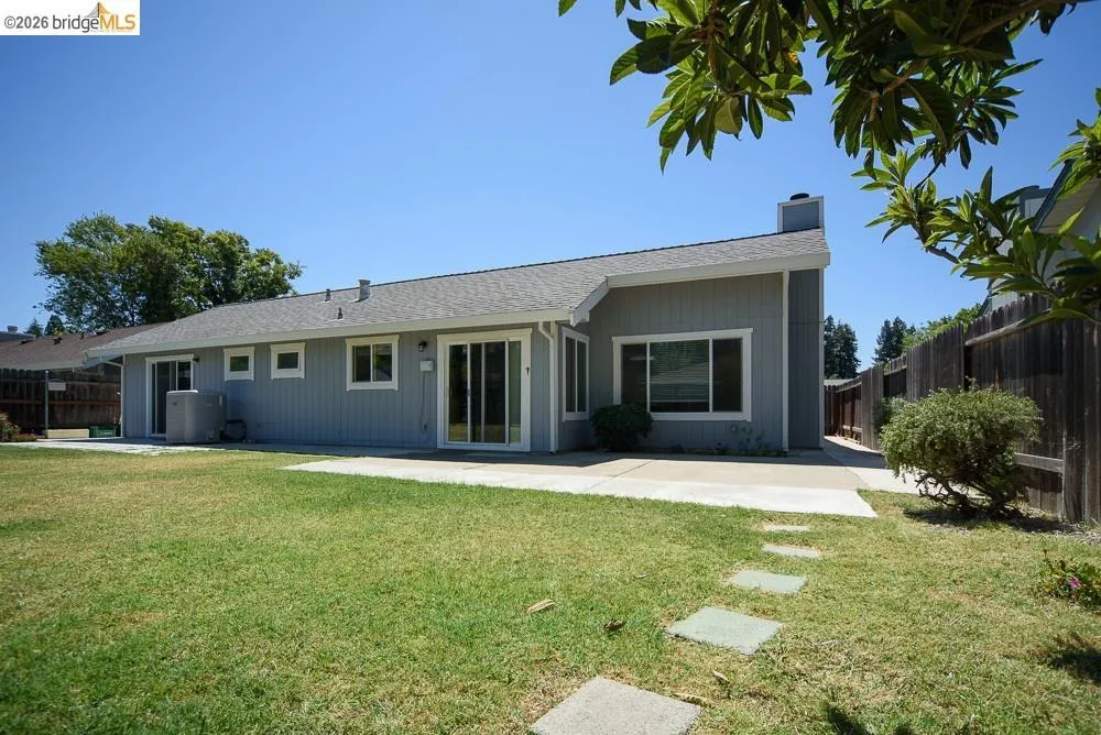 39 Stanislaus CIR Sacramento, CA 95831