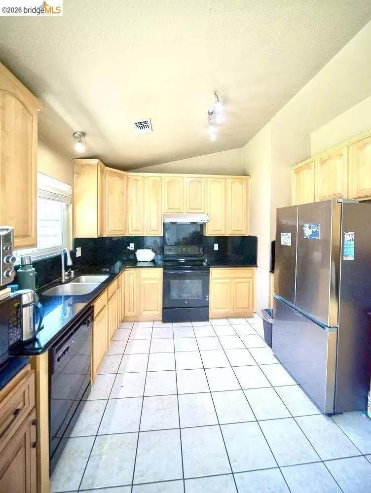 39 Stanislaus CIR Sacramento, CA 95831