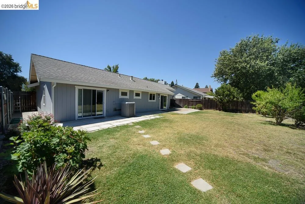 39 Stanislaus CIR Sacramento, CA 95831