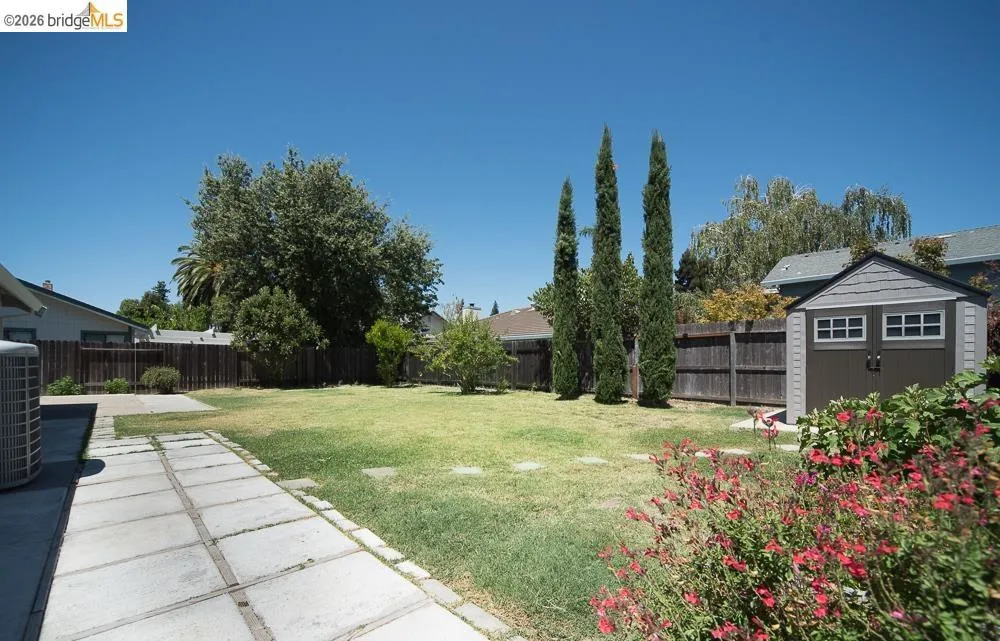 39 Stanislaus CIR Sacramento, CA 95831