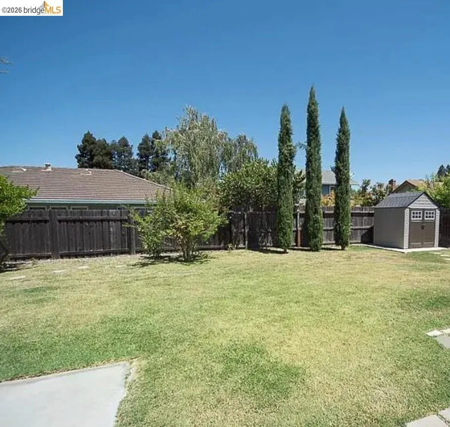 39 Stanislaus CIR Sacramento, CA 95831