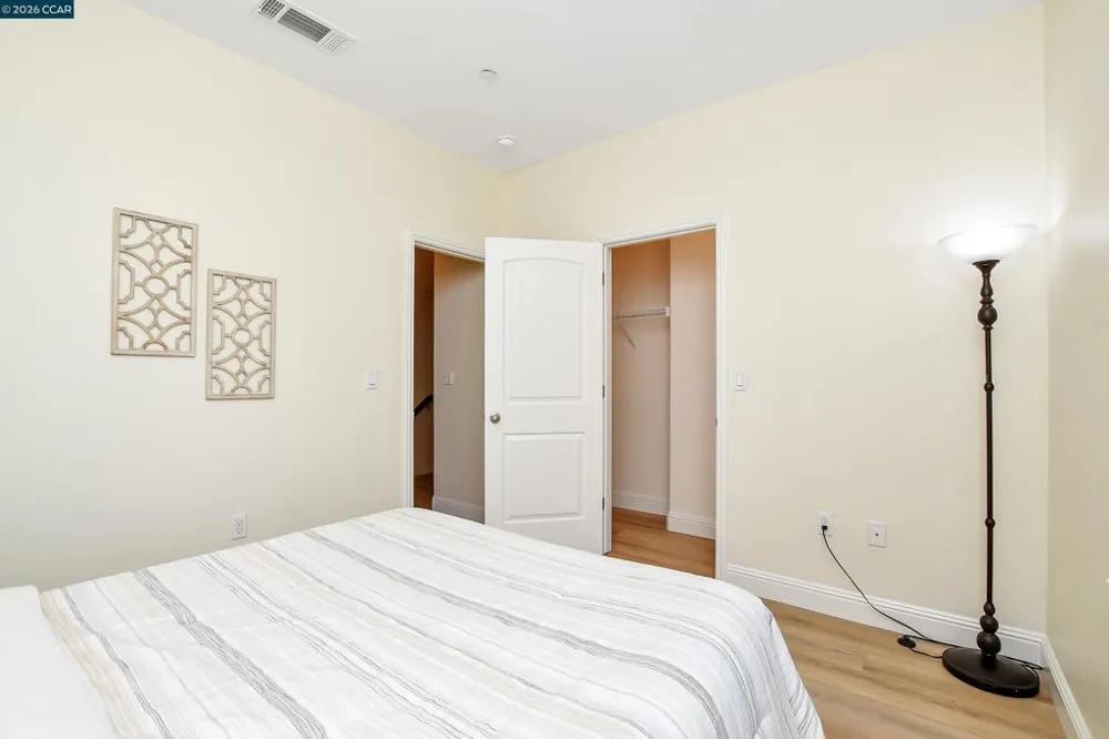 1260 Detroit Ave #4 Concord, CA 94520