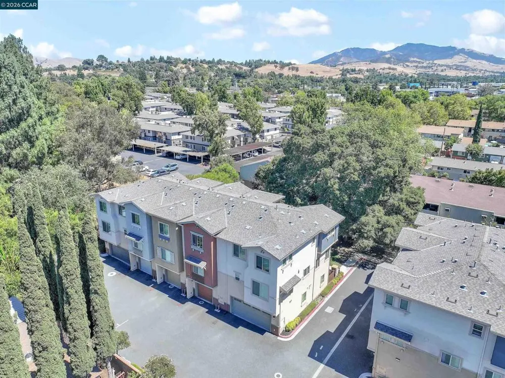 1260 Detroit Ave #4 Concord, CA 94520