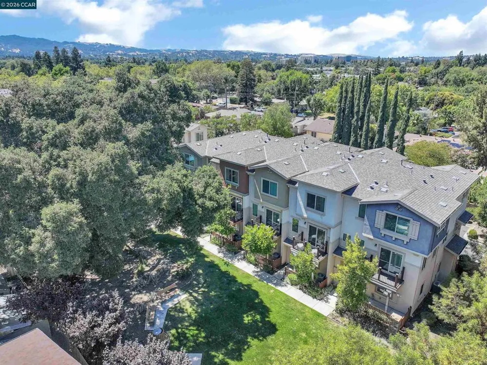 1260 Detroit Ave #4 Concord, CA 94520
