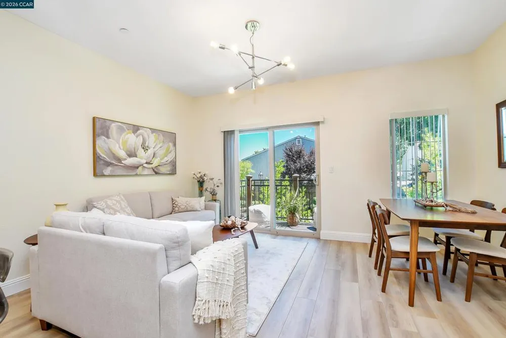 1260 Detroit Ave #4 Concord, CA 94520