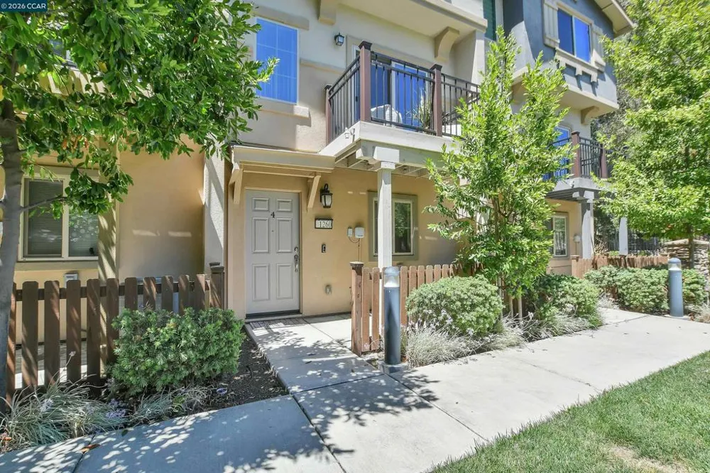 1260 Detroit Ave #4 Concord, CA 94520