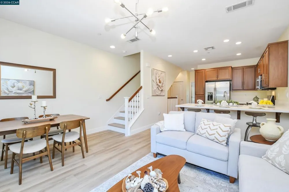 1260 Detroit Ave #4 Concord, CA 94520