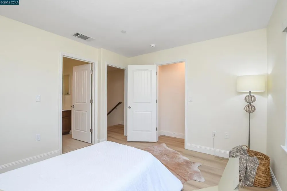1260 Detroit Ave #4 Concord, CA 94520