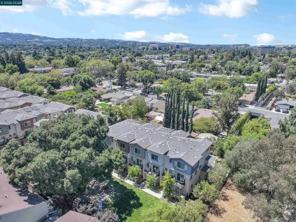1260 Detroit Ave #4 Concord, CA 94520