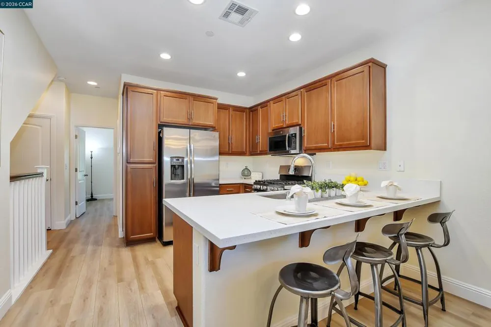 1260 Detroit Ave #4 Concord, CA 94520