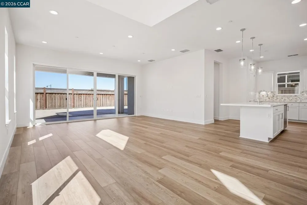 17417 Bushwick Lane Lathrop, CA 95330
