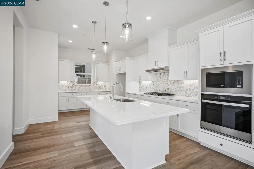 17417 Bushwick Lane Lathrop, CA 95330