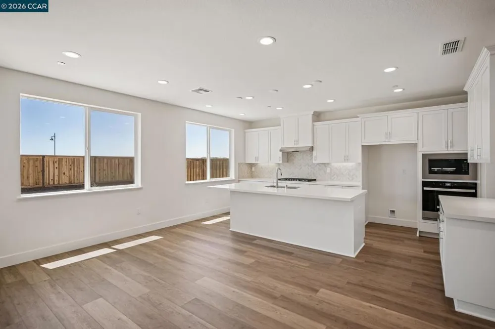 3576 Darnoch Ave. Lathrop, CA 95330