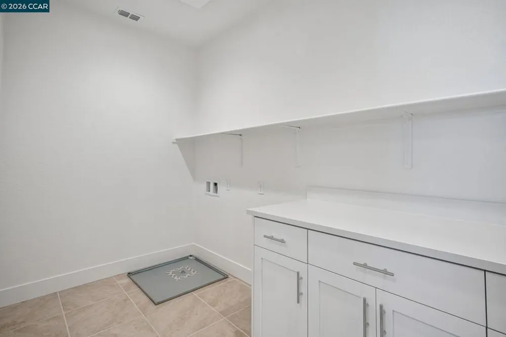 3576 Darnoch Ave. Lathrop, CA 95330