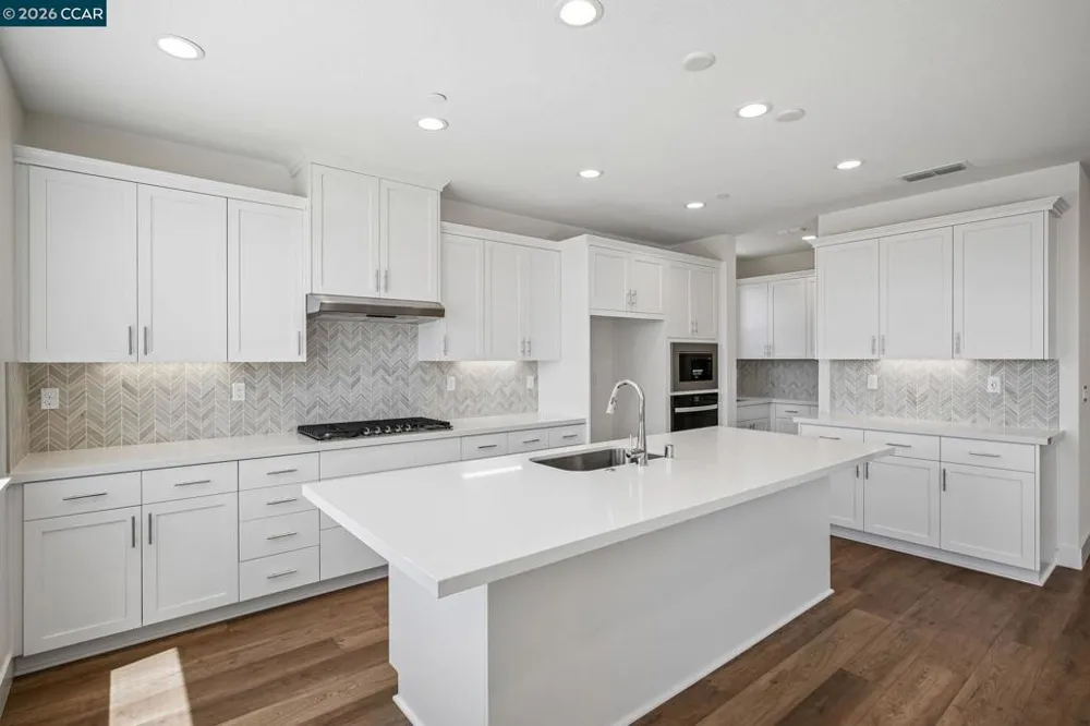 3576 Darnoch Ave. Lathrop, CA 95330