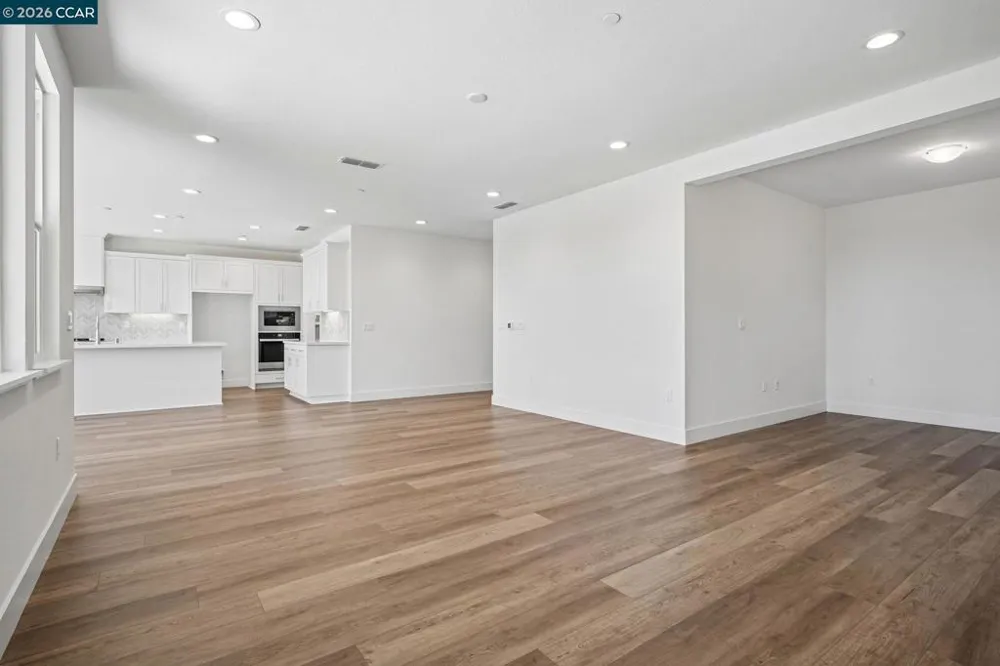 3576 Darnoch Ave. Lathrop, CA 95330