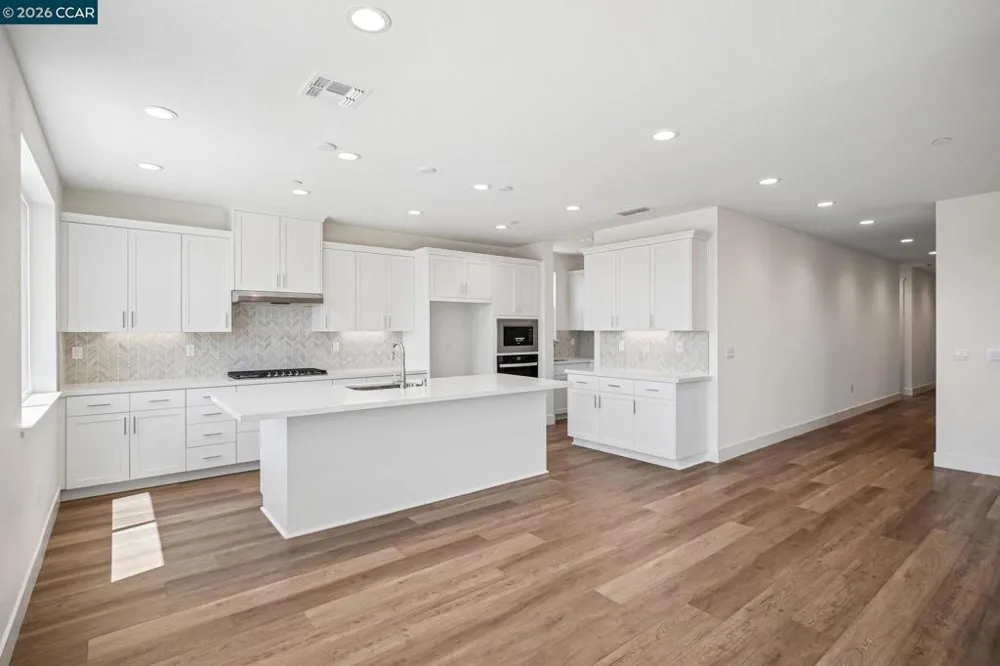 3576 Darnoch Ave. Lathrop, CA 95330