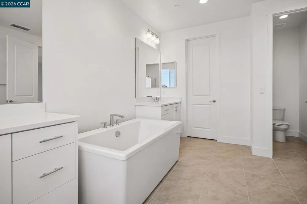 3576 Darnoch Ave. Lathrop, CA 95330