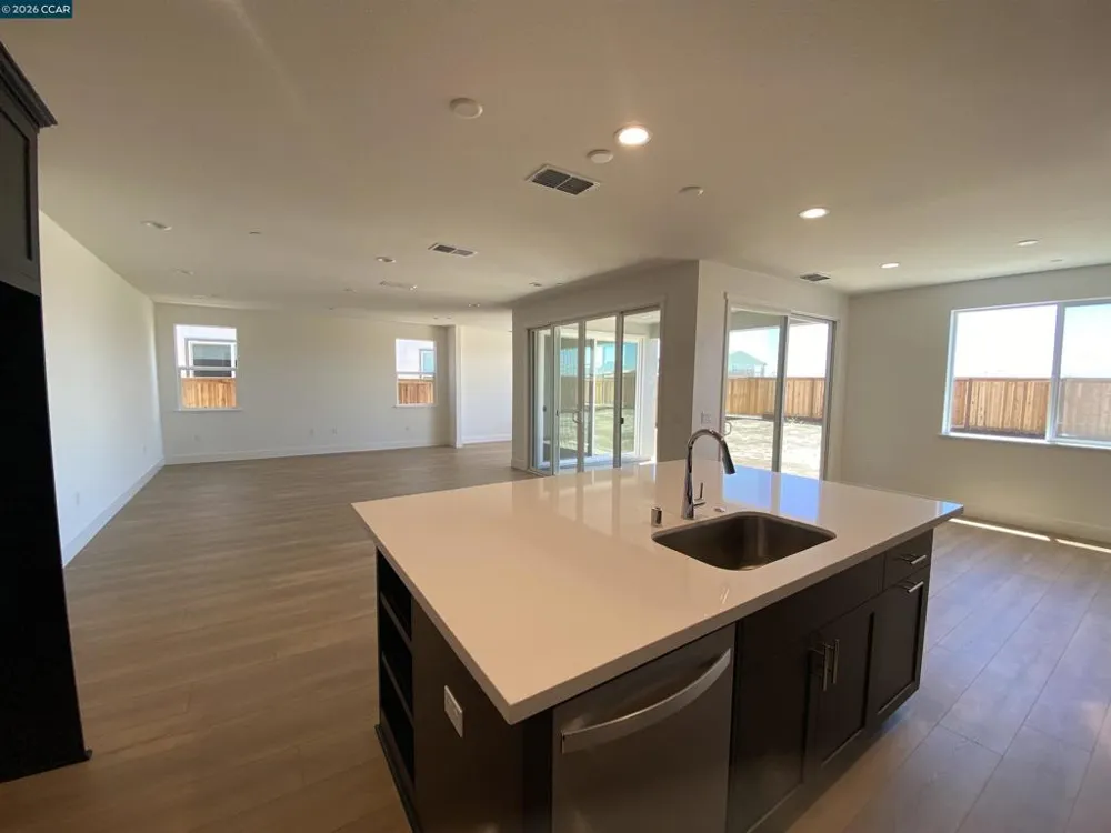 3600 Darnoch Lathrop, CA 95330