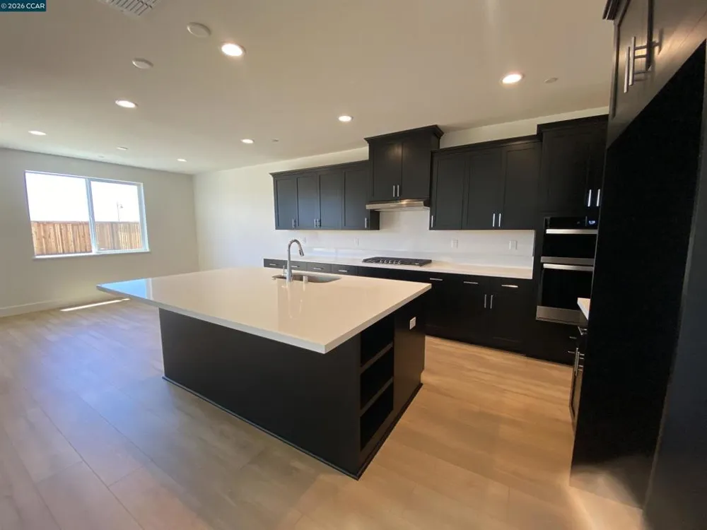 3600 Darnoch Lathrop, CA 95330