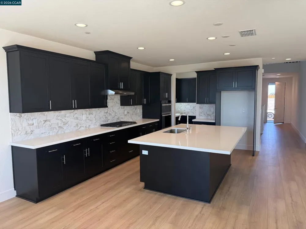 3600 Darnoch Lathrop, CA 95330
