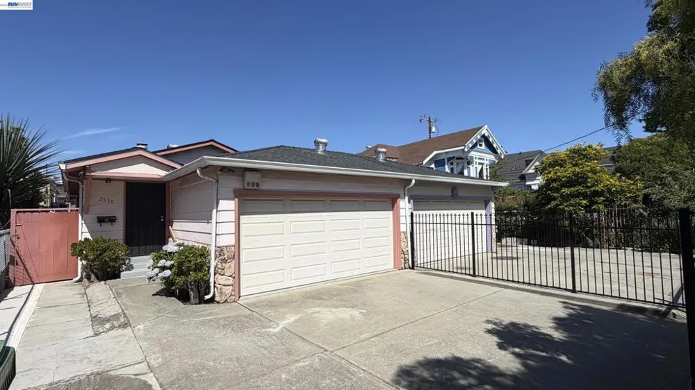 2538 E 16Th St Oakland, CA 94601