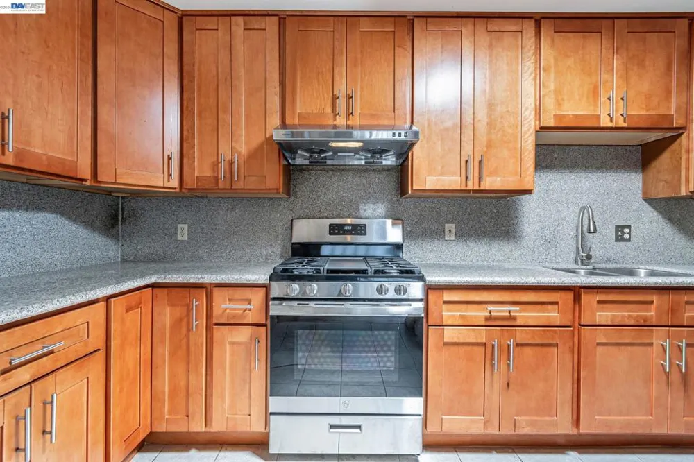2538 E 16Th St Oakland, CA 94601