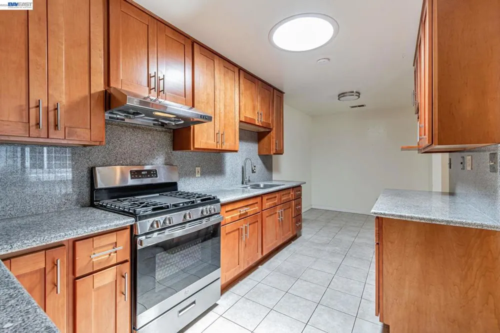 2538 E 16Th St Oakland, CA 94601