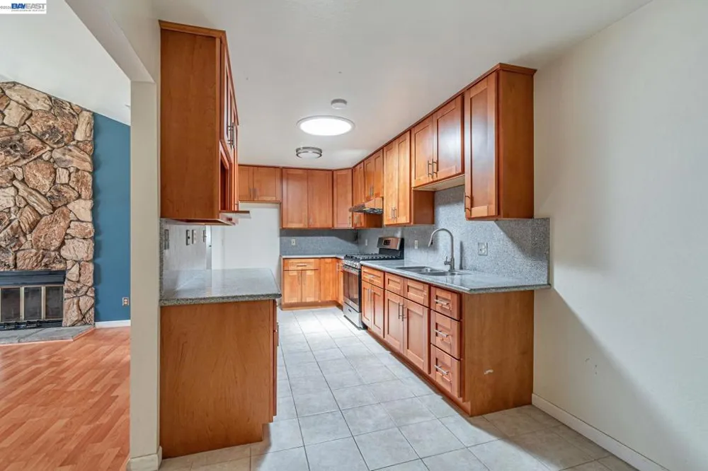 2538 E 16Th St Oakland, CA 94601