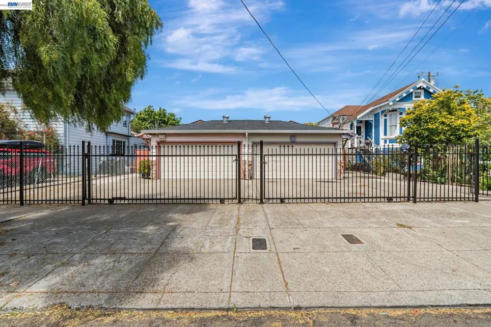 2538 E 16Th St Oakland, CA 94601