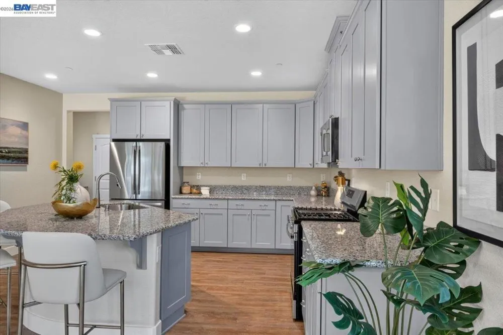 1814 Balsam Ct Lathrop, CA 95330
