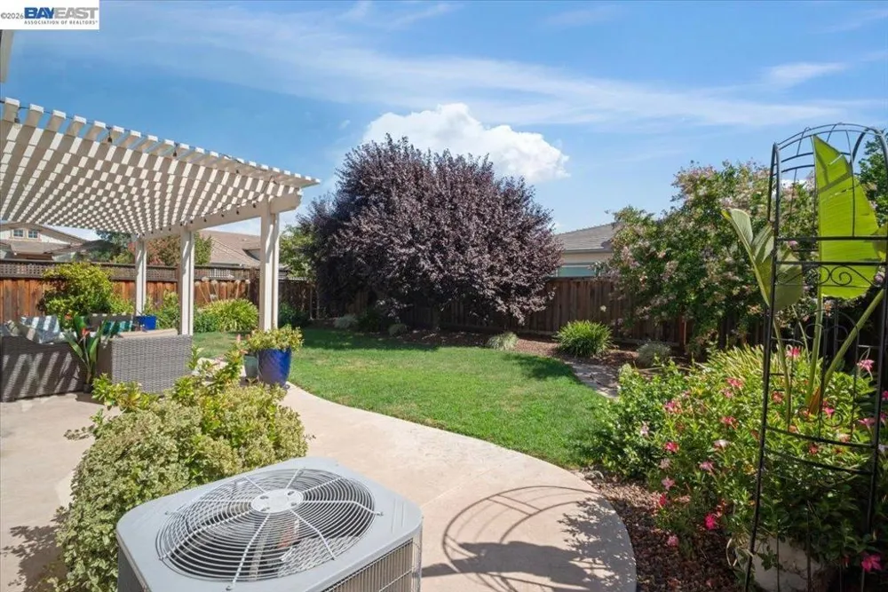 1814 Balsam Ct Lathrop, CA 95330