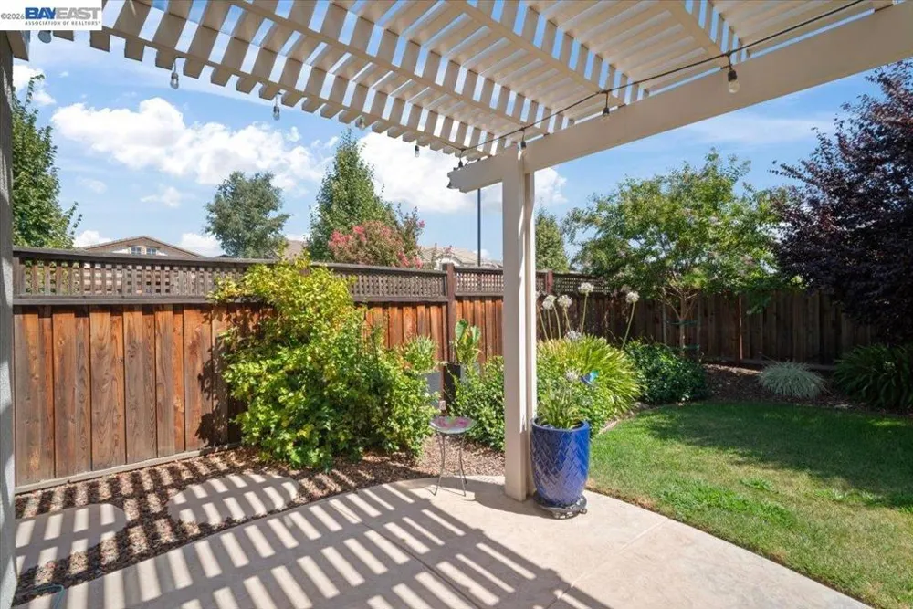 1814 Balsam Ct Lathrop, CA 95330