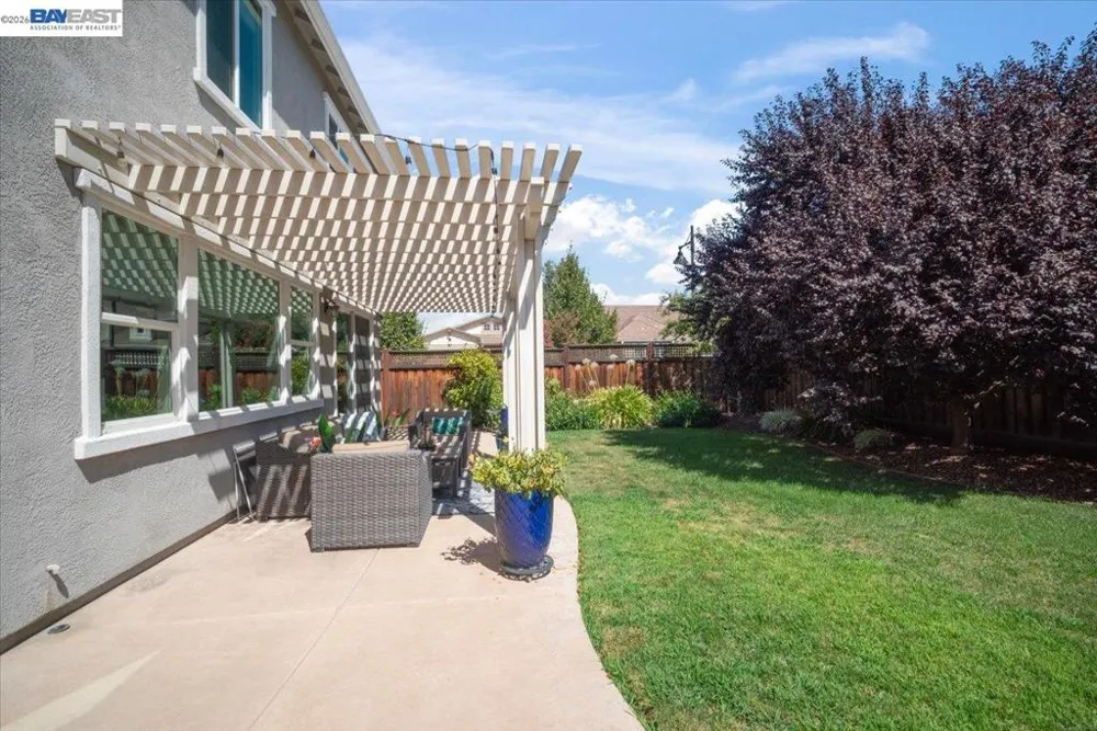 1814 Balsam Ct Lathrop, CA 95330