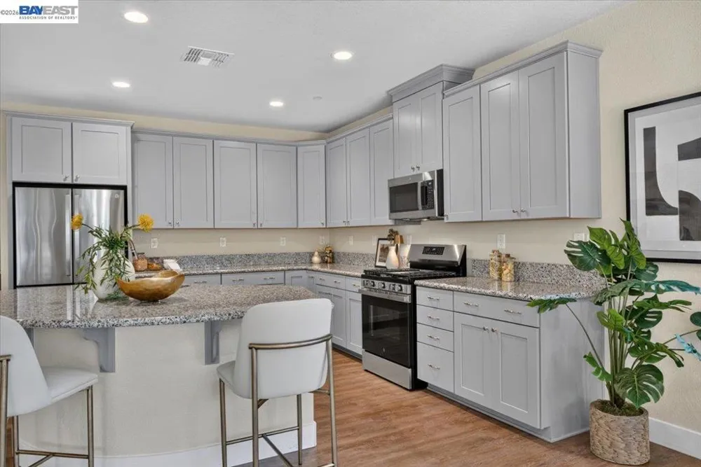 1814 Balsam Ct Lathrop, CA 95330