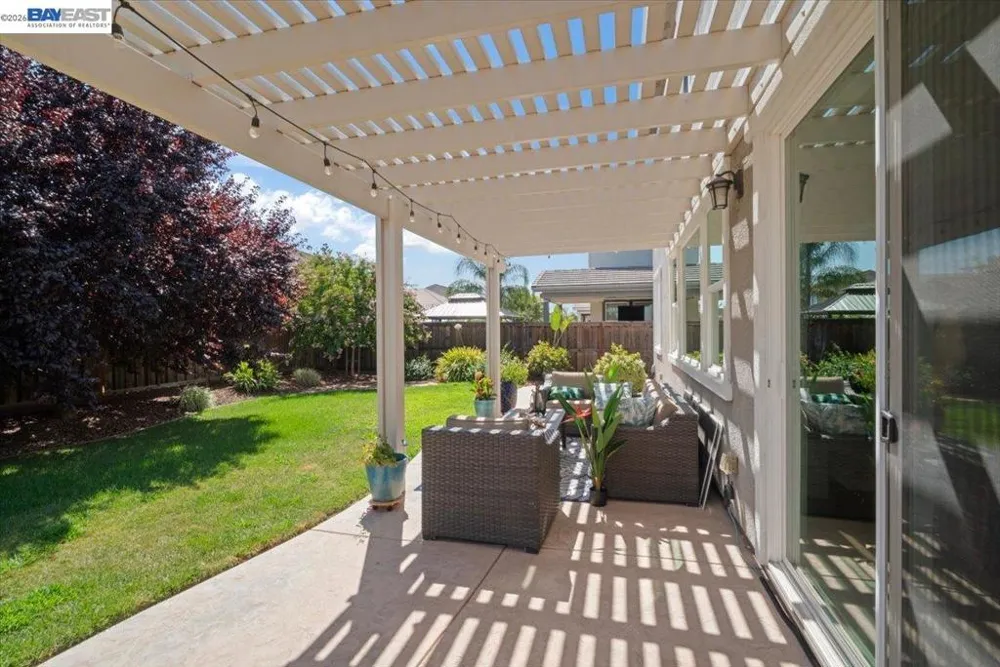 1814 Balsam Ct Lathrop, CA 95330