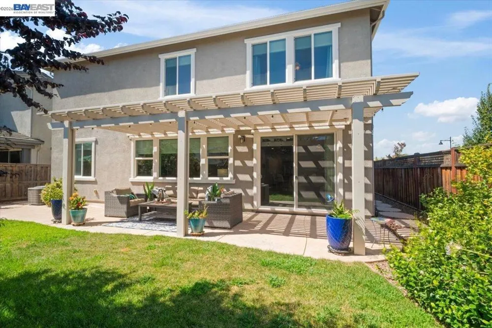 1814 Balsam Ct Lathrop, CA 95330