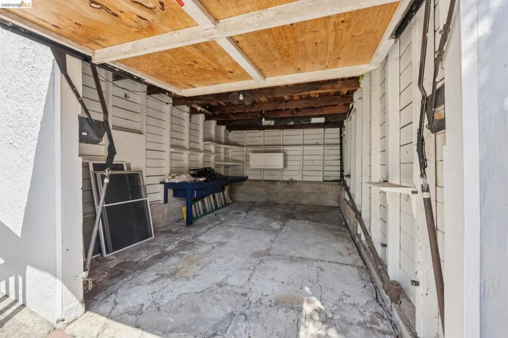 214 Mandalay Rd Oakland, CA 94618