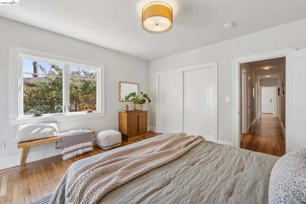 214 Mandalay Rd Oakland, CA 94618