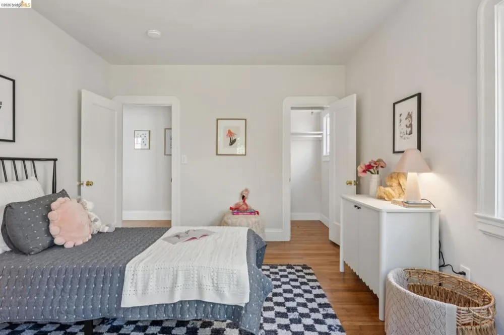 214 Mandalay Rd Oakland, CA 94618