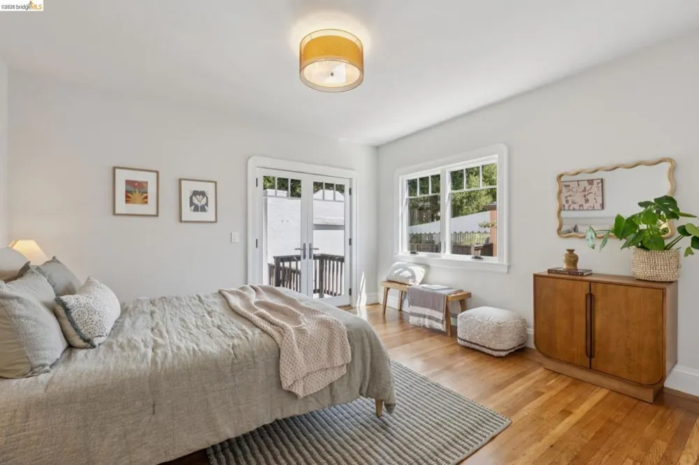 214 Mandalay Rd Oakland, CA 94618
