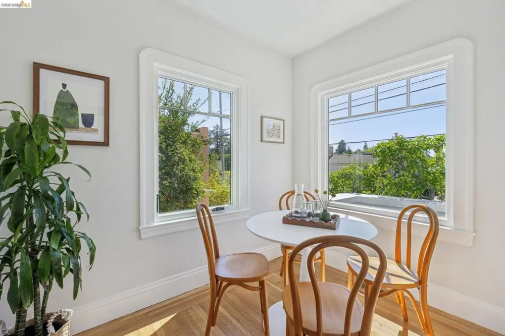 214 Mandalay Rd Oakland, CA 94618