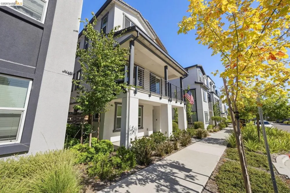 2825 Crusader ST Alameda, CA 94501