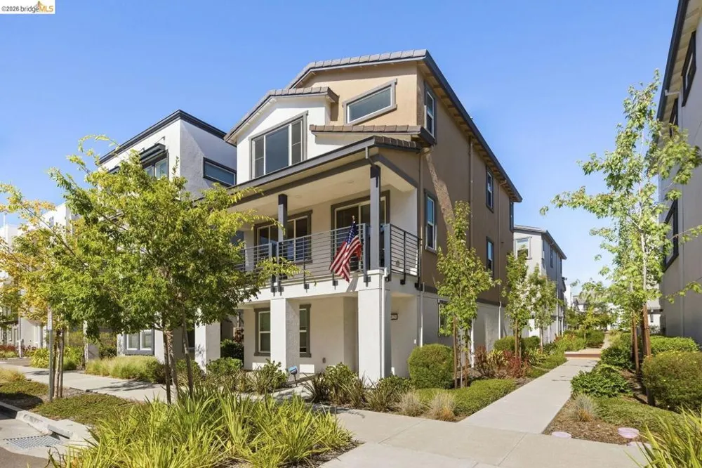 2825 Crusader ST Alameda, CA 94501